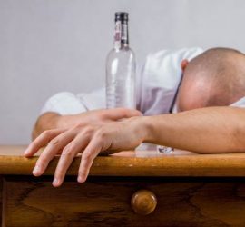 Perché l’alcol è legale e la marijuana no?